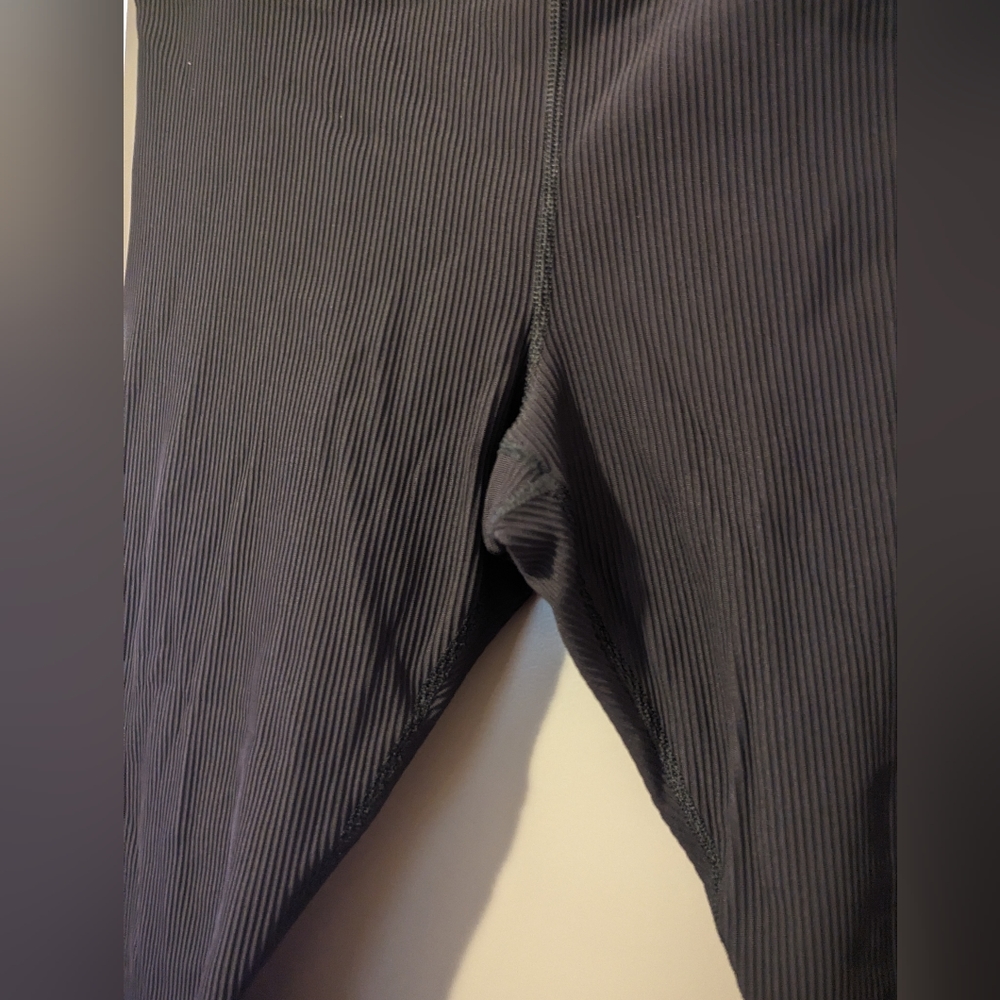 *New Without Tag!* Athleta Elation Crossover Ribbed 7/8 Tight in Black - Size XL - Picture 8 of 9
